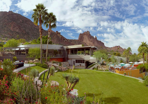 The Best Cocktail Bars in Scottsdale, AZ: A Guide to the City's Finest Drinks and Nightlife